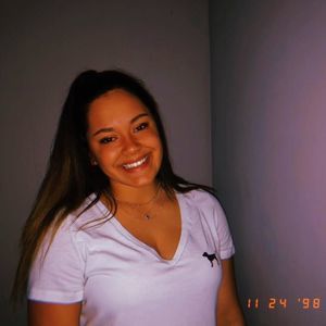 Meet your Posher, Adriana